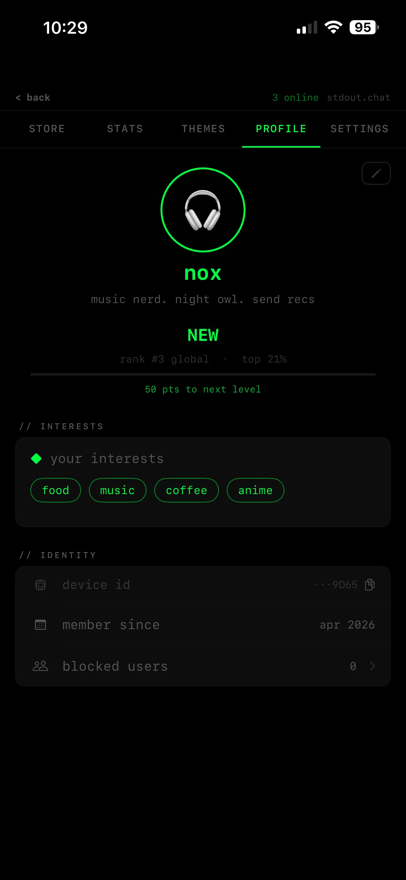 stdout.chat profile screen: a username and a rank, no photo anywhere in the app